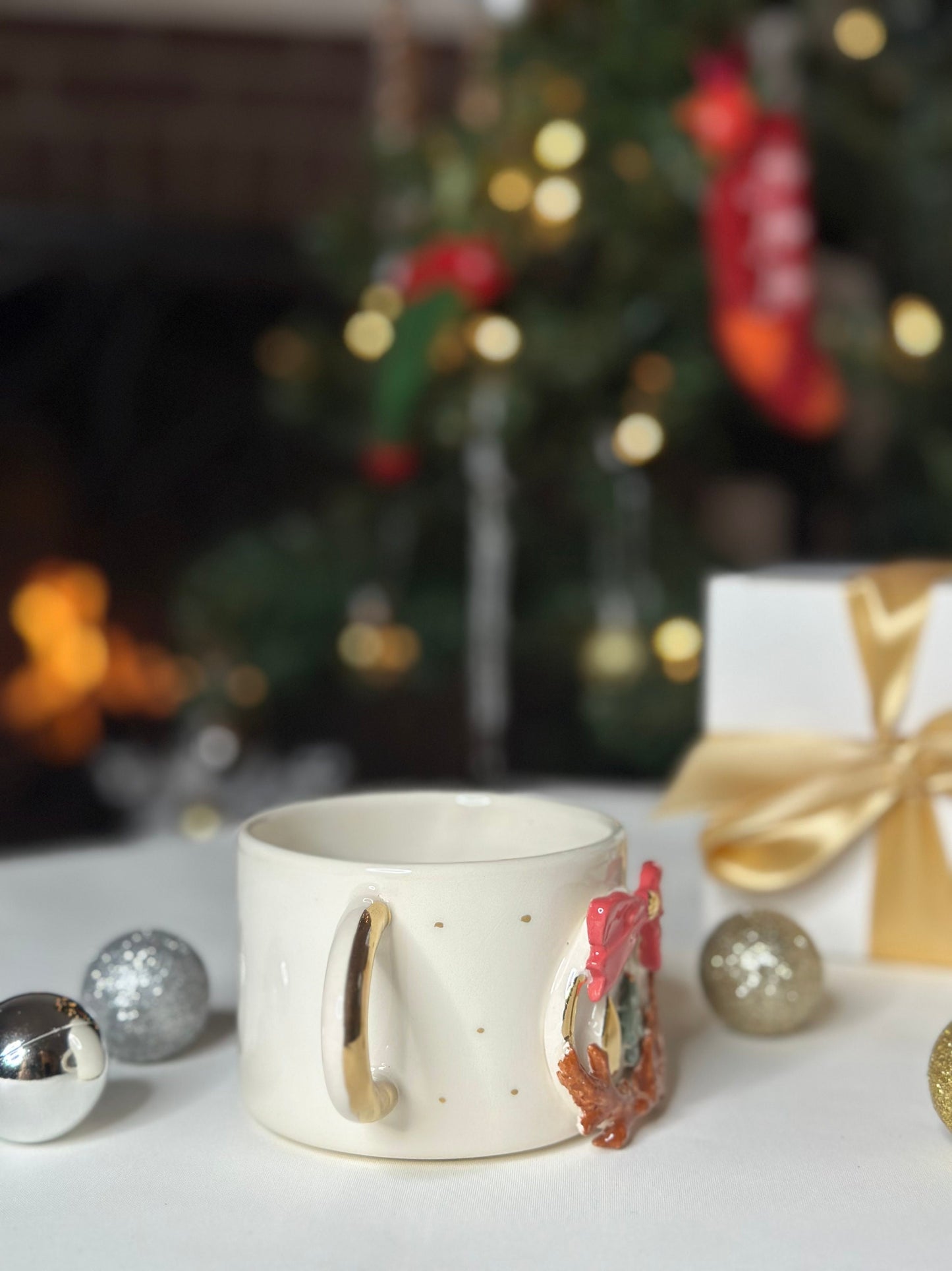 24k Gold Handmade Ceramic Mug 'Christmas Wreath'