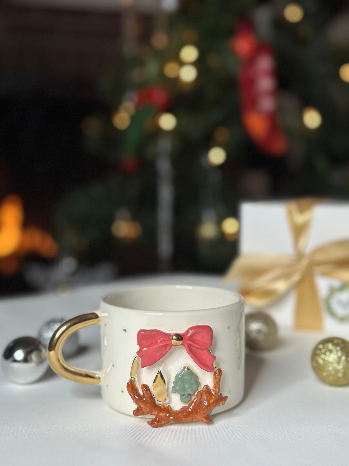 24k Gold Handmade Ceramic Mug 'Christmas Wreath'